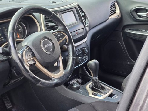 Used 2016 Jeep Cherokee Latitude w/ Safety/Convenience Group image 22
