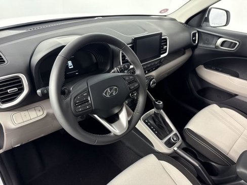 New 2025 Hyundai Venue SEL image 19
