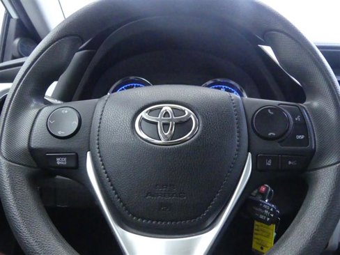 Used 2018 Toyota Corolla LE image 16