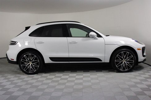 Certified 2025 Porsche Macan image 8