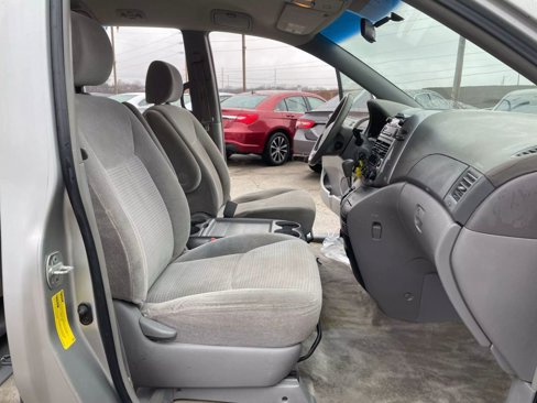 Used 2006 Toyota Sienna CE image 14