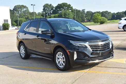 Used 2023 Chevrolet Equinox LT image 3
