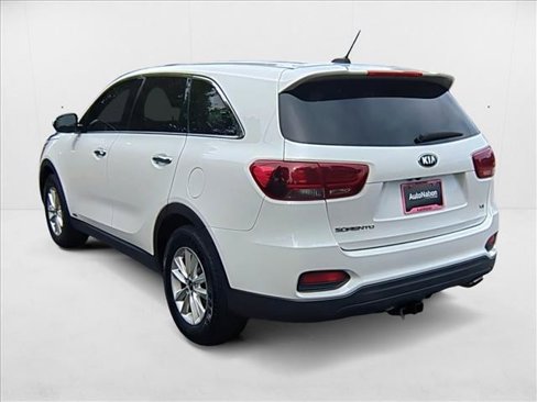 Used 2019 Kia Sorento LX image 8