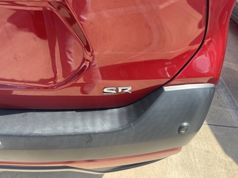 Used 2020 Nissan Kicks SR image 10
