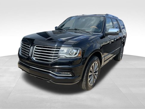 Used 2017 Lincoln Navigator Select image 4
