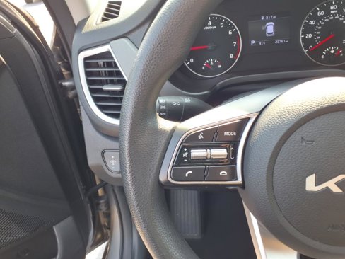 Used 2023 Kia Seltos LX image 15
