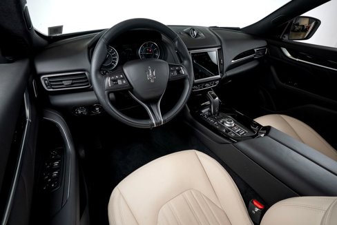 Used 2022 Maserati Levante GT image 27
