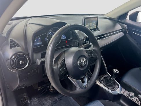 Used 2017 Toyota Yaris iA image 9