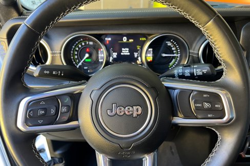 Used 2022 Jeep Wrangler Unlimited Sahara image 24