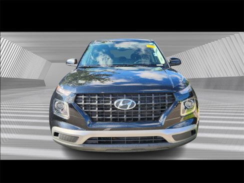 Used 2022 Hyundai Venue SE image 2