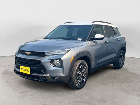 Used 2022 Chevrolet TrailBlazer ACTIV w/ Sun and Liftgate Package image 1