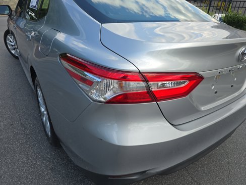 Used 2019 Toyota Camry LE image 34