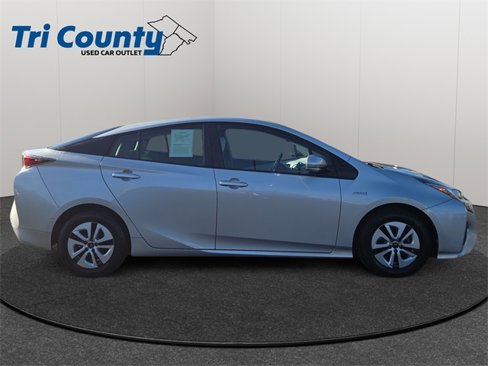 Used 2017 Toyota Prius Four image 7