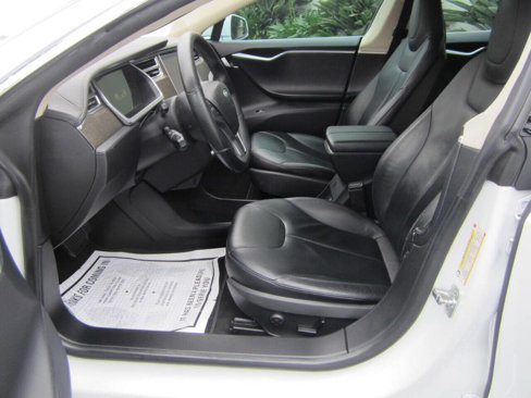 Used 2013 Tesla Model S Long Range image 21
