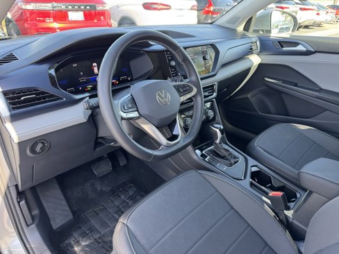 Used 2024 Volkswagen Taos SE w/ Panoramic Sunroof Package image 16