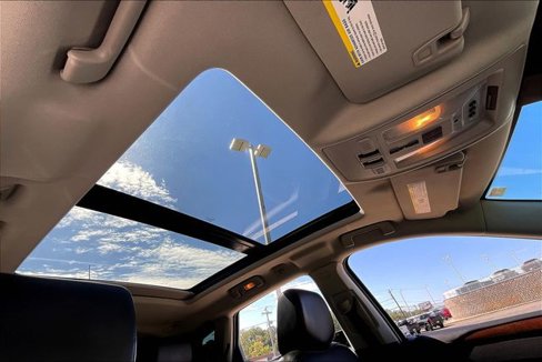 Used 2011 Cadillac SRX Luxury image 19