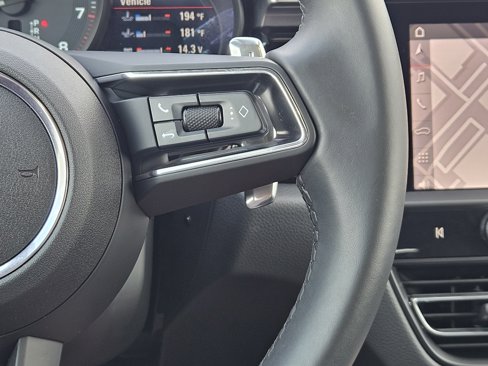 Certified 2025 Porsche Macan Turbo image 28