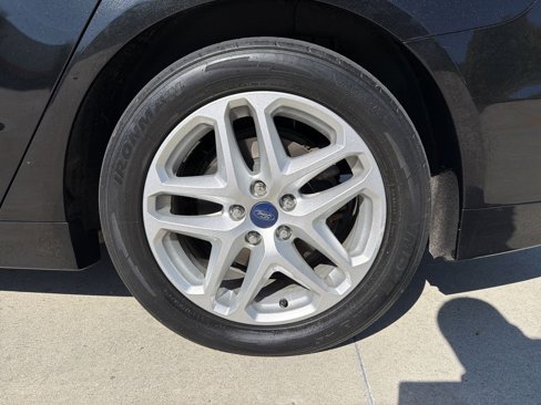 Used 2015 Ford Fusion SE image 33