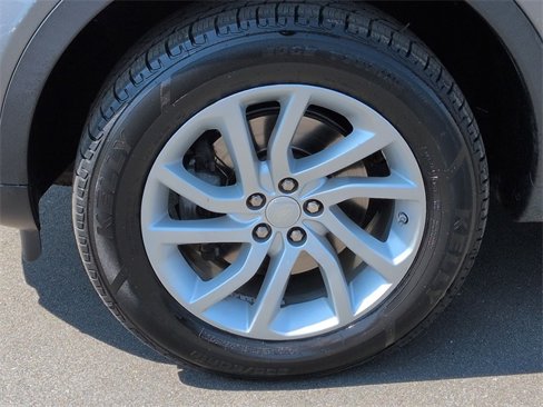 Used 2017 Land Rover Discovery Sport HSE image 18