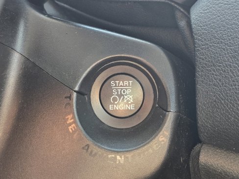 Used 2018 Jeep Renegade Latitude image 17