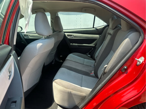Used 2018 Toyota Corolla LE image 40