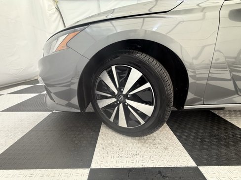 Used 2023 Nissan Sentra SV image 8