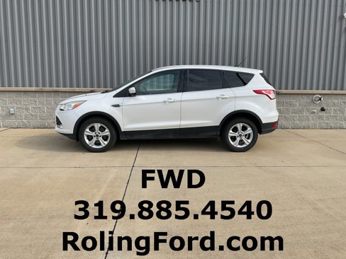 Used 2015 Ford Escape SE image 2