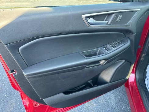 Used 2022 Ford Edge SEL image 10