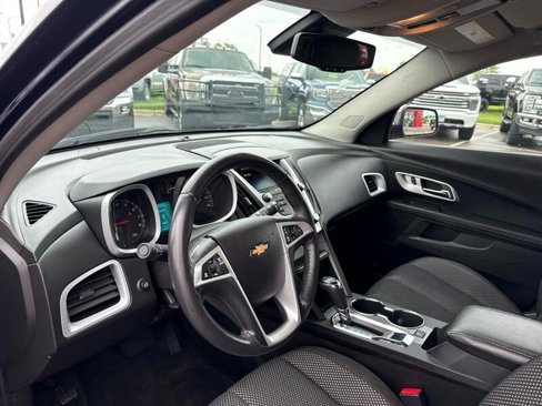 Used 2017 Chevrolet Equinox LT w/ Convenience Package image 12