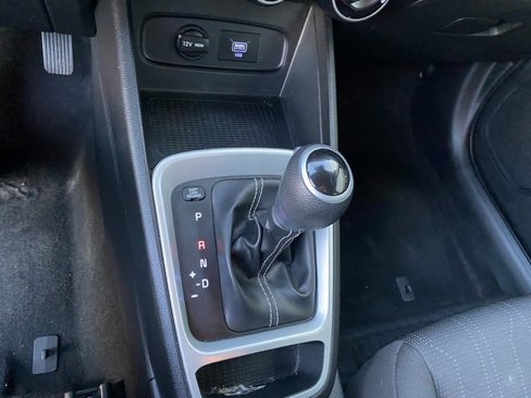 Used 2021 Hyundai Venue SE image 23