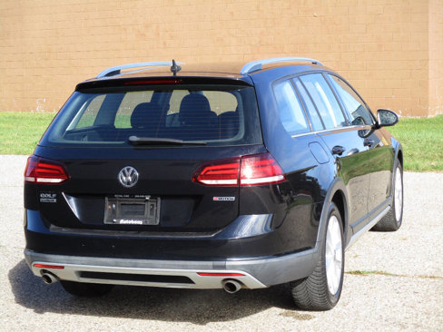 Used 2019 Volkswagen Golf Alltrack S image 7