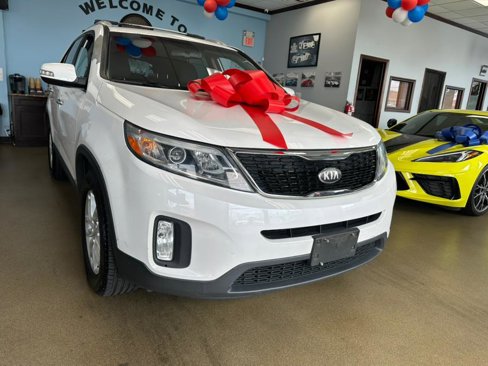 Used 2014 Kia Sorento LX image 3