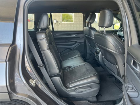 Used 2024 Jeep Grand Cherokee L Laredo image 18