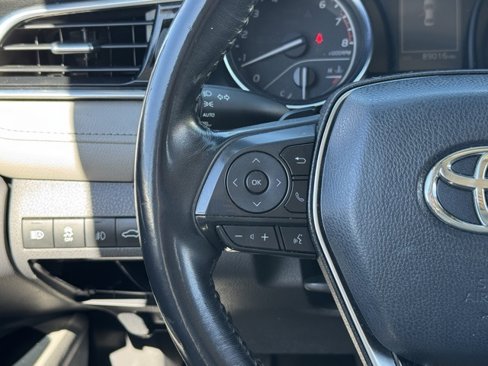 Used 2018 Toyota Camry SE image 15