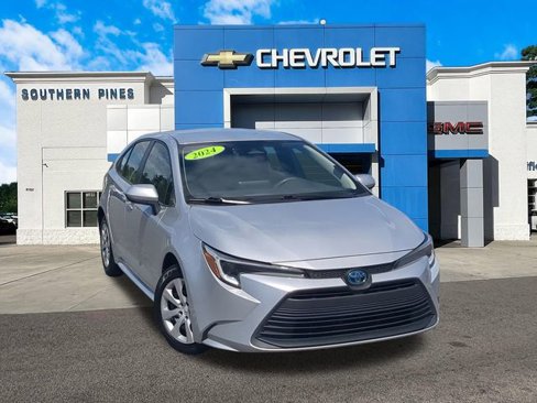 Used 2024 Toyota Corolla LE image 1