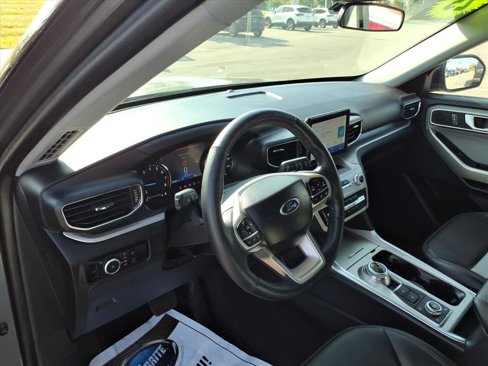 Used 2023 Ford Explorer XLT w/ Equipment Group 202A image 12