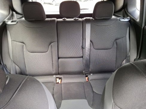 Used 2019 Jeep Renegade Altitude w/ Quick Order Package 2XM image 19