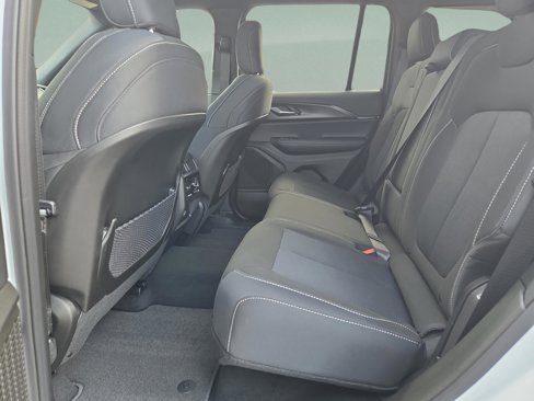 New 2025 Jeep Grand Cherokee Laredo X image 14