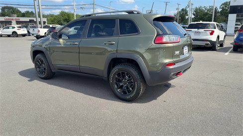 Used 2021 Jeep Cherokee Trailhawk image 6