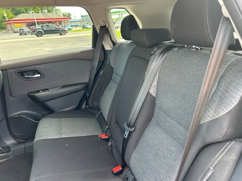 Used 2023 Nissan Rogue SV image 28