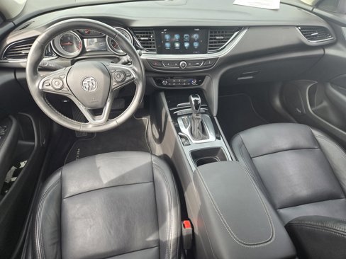 Used 2018 Buick Regal Preferred w/ Sights and Sounds Package image 9