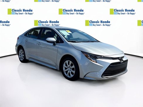 Used 2024 Toyota Corolla LE image 1