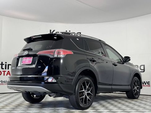 Used 2018 Toyota RAV4 SE image 9