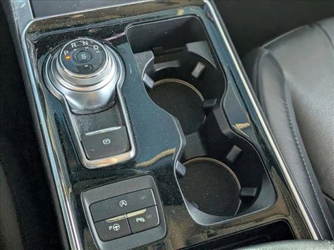Used 2019 Ford Edge Titanium w/ Equipment Group 301A image 12