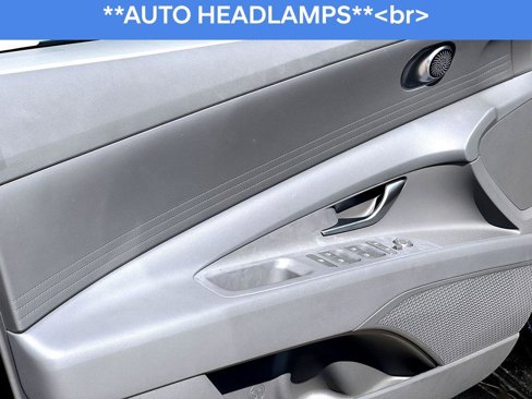 Used 2024 Hyundai Elantra SE image 12