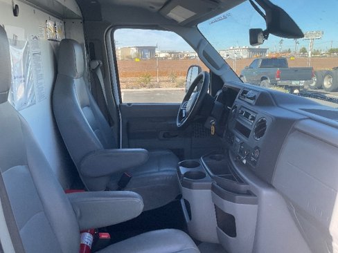 Used 2022 Ford E-350 and Econoline 350 Super Duty image 21