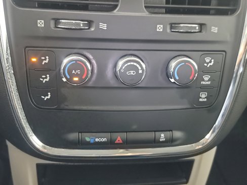 Used 2016 Dodge Grand Caravan American Value Package image 29