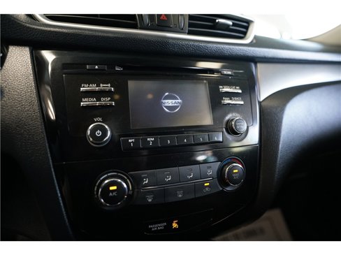 Used 2016 Nissan Rogue S image 20