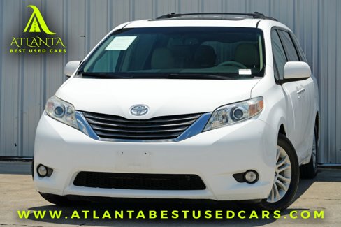 Used 2011 Toyota Sienna XLE image 1
