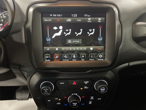 Used 2021 Jeep Renegade Limited image 22